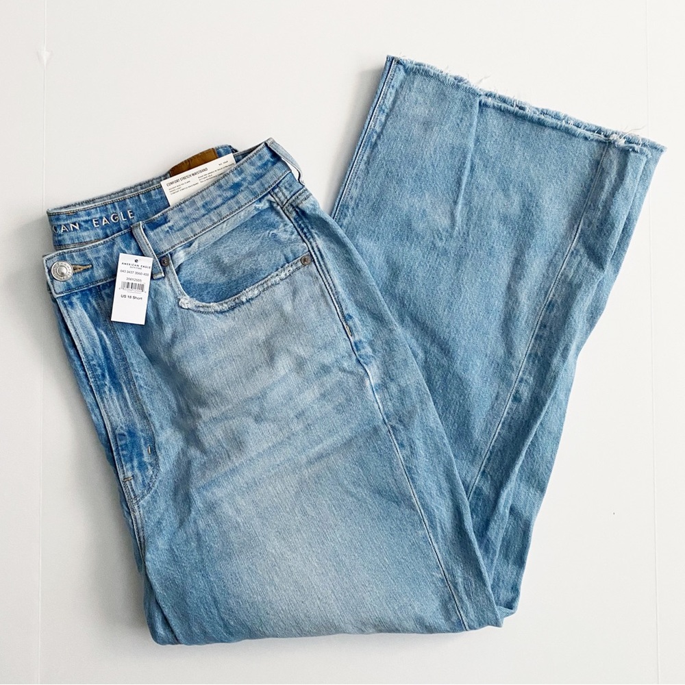 American Eagle Highest Rise 90’s Flare - size 18 SHORT - NWT - light wash